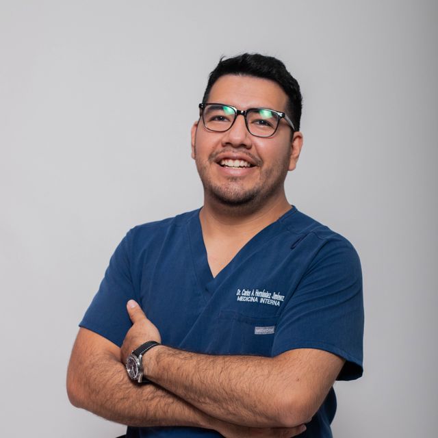 Carlos Alberto Hernández Jiménez, Internista Tapachula