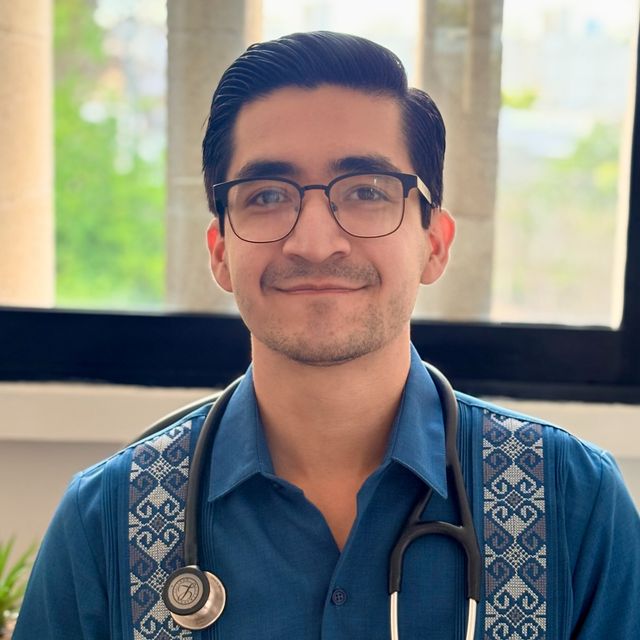 Omar Alejandro Moya Mier, Médico general Mérida