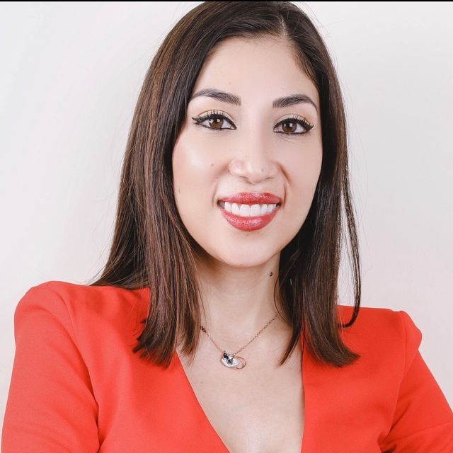 Teresa Díaz Flores, Oftalmólogo Santiago de Querétaro