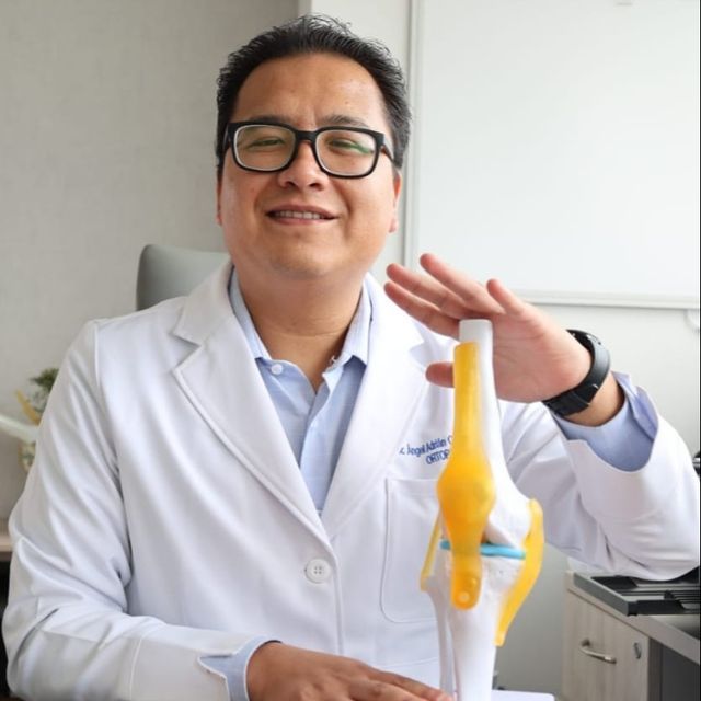Ángel Adrián Cesar Juárez, Ortopedista Tlalpan