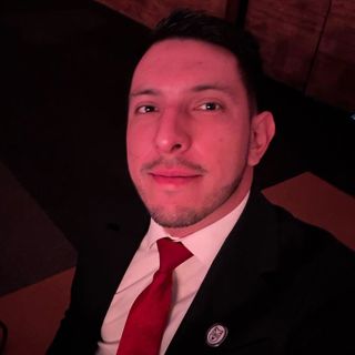 Ampliar imagen: Farid Isaías Amaya Gil, Médico general Morelia
