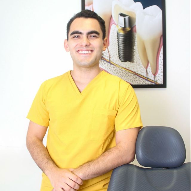Antonio Martínez González, Dentista - Odontólogo Mérida