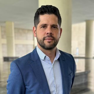 Ampliar imagen: Pablo E. Galindo, Nefrólogo Ciudad de México