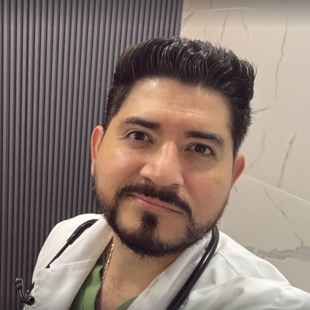 Romeo Guillen Constantino, Médico general Tapachula