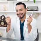 Dr. Alec Sánchez