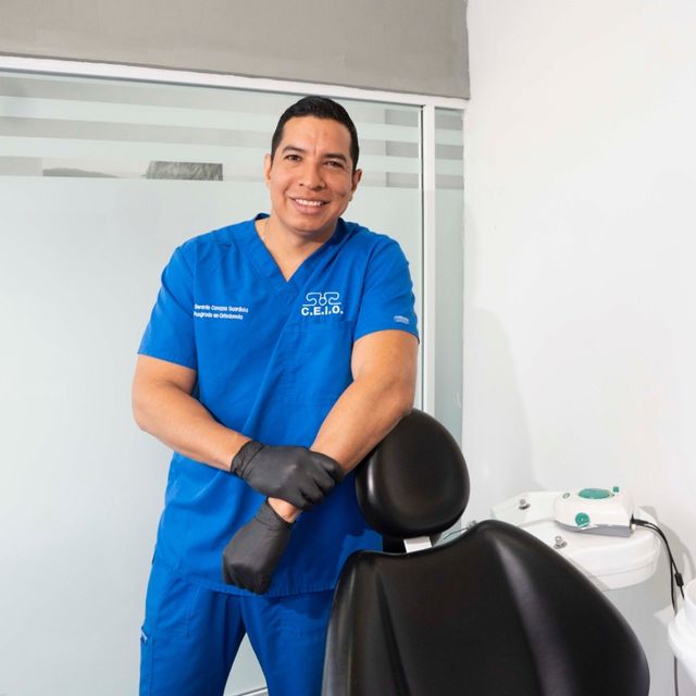 Gerardo Cavazos guardiola, Dentista - Odontólogo Monterrey