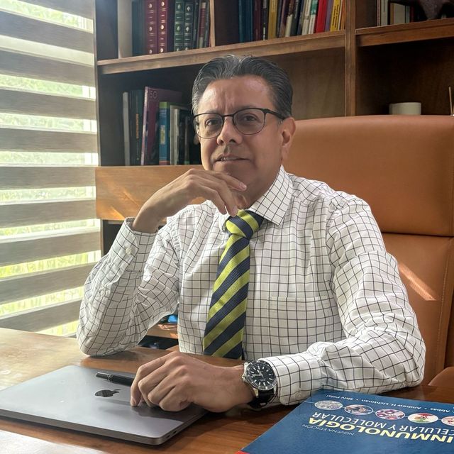 Enrique Ortiz Jimenez, Reumatólogo Durango