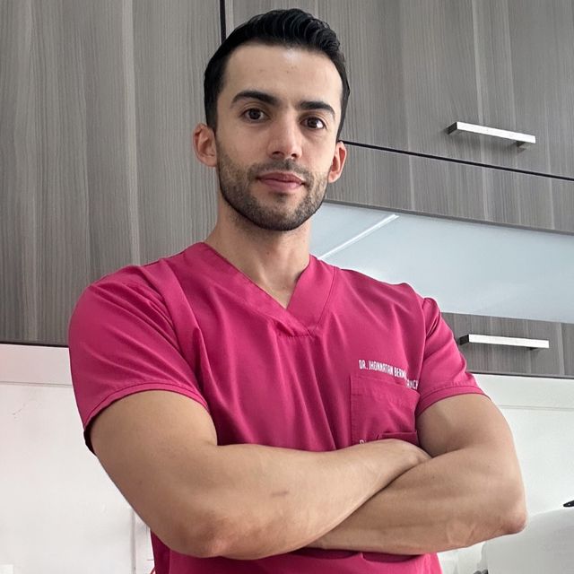 Jhonnatan Bermúdez, Dentista - Odontólogo Cuauhtémoc