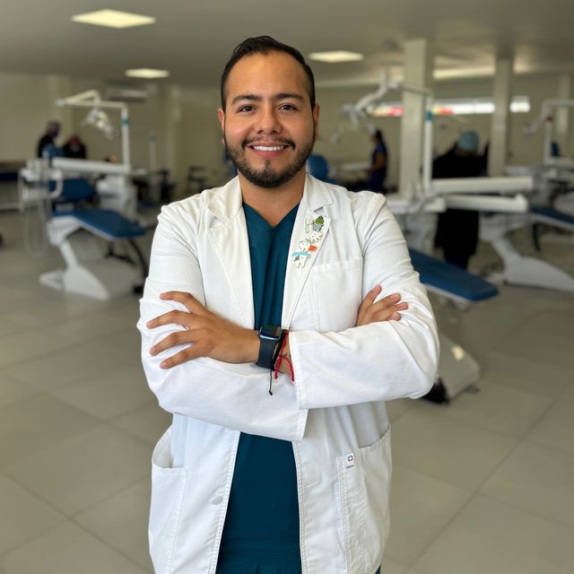 Alfredo Reyna Ávila, Dentista - Odontólogo Torreon