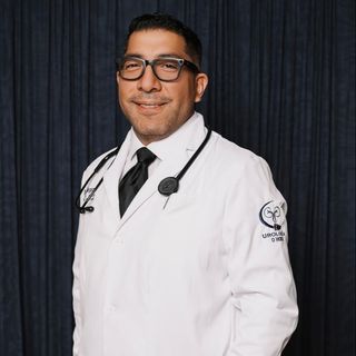 Hugo Faz Leija, Urólogo Nuevo Laredo