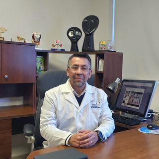 E. Rene Peñaflor Arellano, Otorrinolaringólogo Celaya