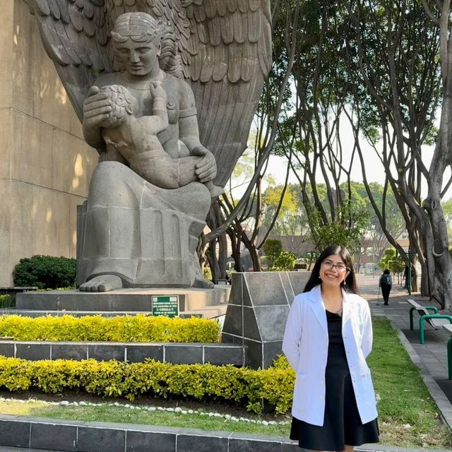 Ángeles Rojo Rosales, Gastroenterólogo pediátrico Iztacalco