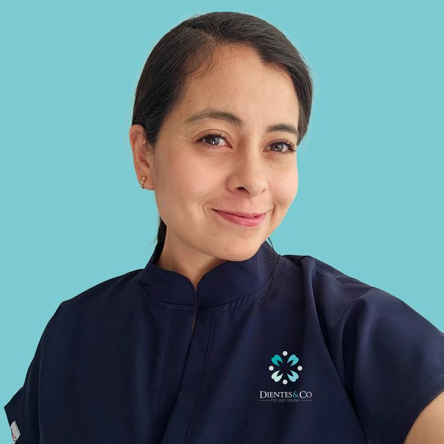 Paola Estefania Briones Palacios, Dentista - Odontólogo Santiago de Querétaro