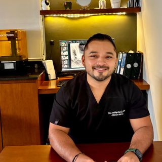 Dr. Jonathan García