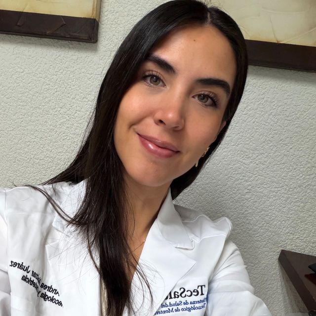 Andrea Alcázar Juárez, Ginecólogo Monterrey