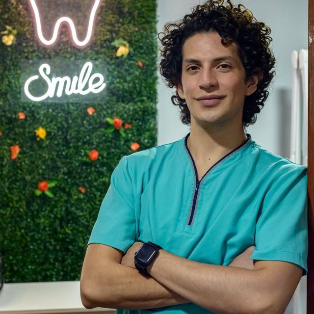 Carlos Alberto Domínguez Domínguez, Dentista - Odontólogo Cuauhtémoc