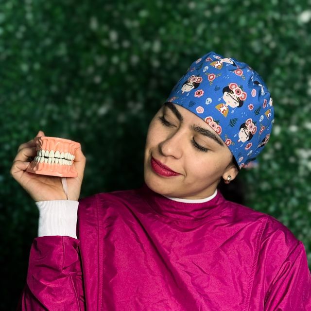 Dania Isabel  Estevané Tapia , Dentista - Odontólogo Chihuahua