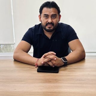 Ampliar imagen: Josue Israel Zitle Chantrez, Médico general Puebla