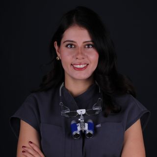 Ampliar imagen: Gabriela Gaytan Tejeda, Dentista - Odontólogo Guadalajara