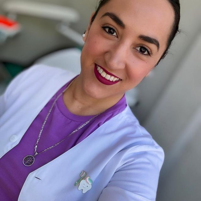 Jazmin A. Acosta Díaz, Dentista - Odontólogo Tijuana