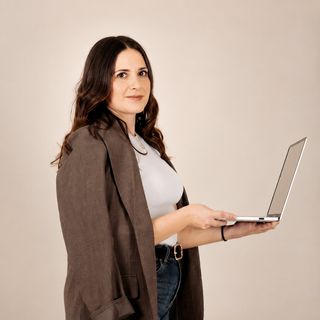 Claudia González León, Psicólogo León