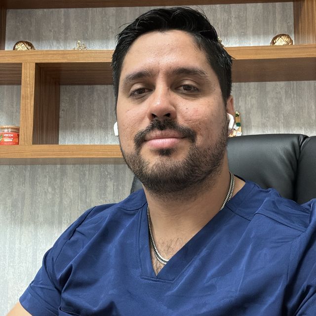 Alberto Álvarez Insunza, Cirujano general Guasave