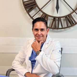 Ampliar imagen: Carlos Alberto Gutiérrez Rojas, Cirujano general Ciudad de México