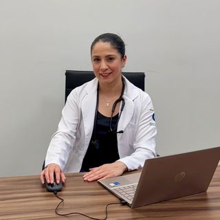 Ampliar imagen: Paulina López Avalos, Internista Tlalpan