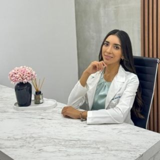Sandra Araceli López López, Cirujano plástico Guadalajara