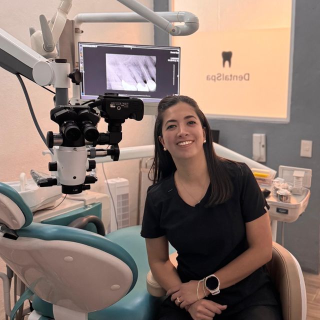 Carolina Cervantes Hong, Dentista - Odontólogo Cuauhtémoc