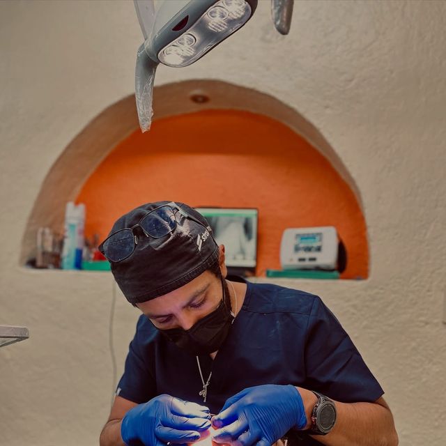 Fernando Antonio  Romero Valenzuela , Dentista - Odontólogo Ciudad de México