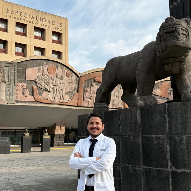 Juan Pablo Ochoa Maya, Gastroenterólogo Cuauhtémoc