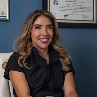 Ampliar imagen: Xochitl Verónica  Pérez, Nefrólogo León