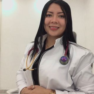 Ampliar imagen: Perla Santiago Garduza, Médico general Minatitlan