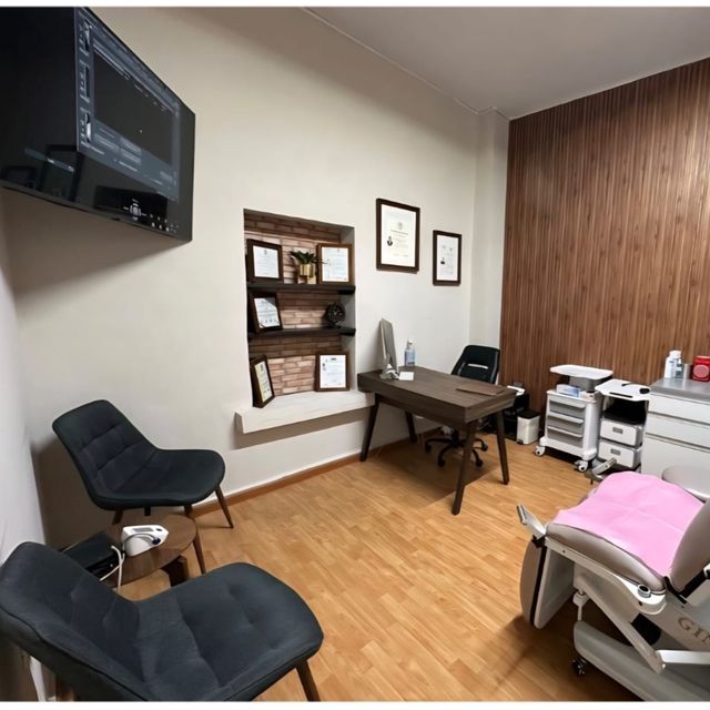 Dulce Anabel Jarquin Arango, Ginecólogo Apodaca