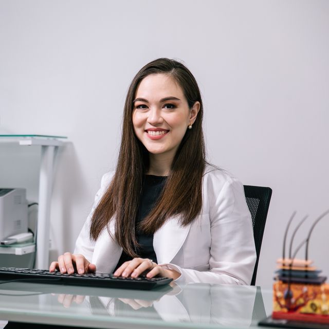 Miroslava Aurora Flores Rodríguez, Dermatólogo Guadalajara