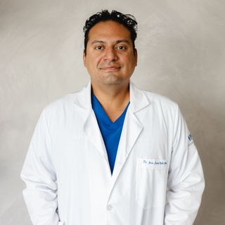 Dr. Juan Carlos Valle Cuna