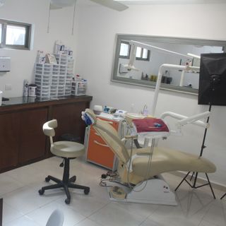 Ampliar imagen: Pedro Godoy Avilez, Dentista - Odontólogo Mérida