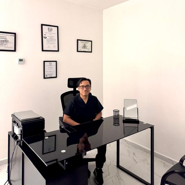 Pavel De la Cruz, Cirujano general Santiago de Querétaro