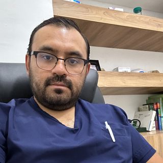 Ampliar imagen: Antonio Augusto Lara Nuñez, Especialista en Medicina del Deporte San Juan del Rio