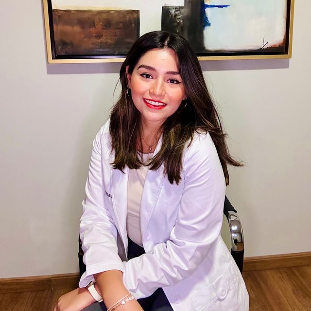 Ana Karen Leos Leija, Reumatólogo pediátrico Monterrey