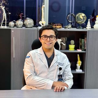 Dr. Alejandro Lara