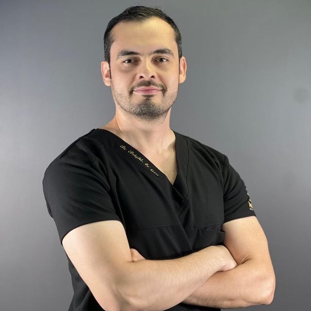 Alan Armando Sosa Vázquez, Cirujano plástico Torreon