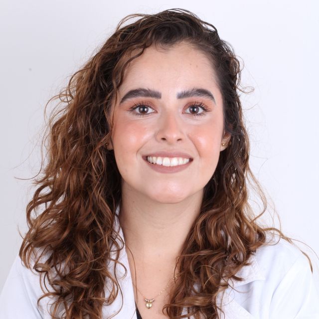 Daniela  Muñoz Azuara, Implantólogo San Miguel de Allende