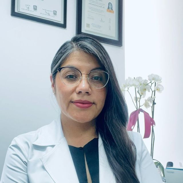 Ivonne González Espinosa, Cirujano general Aguascalientes