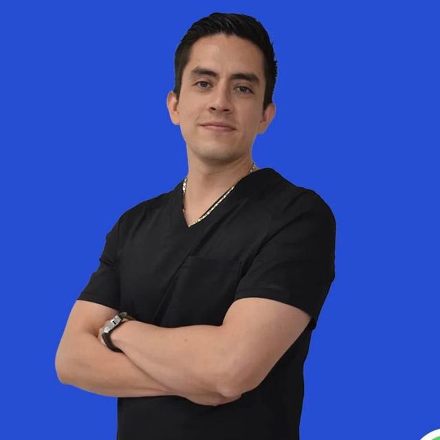 Christopher Dávalos, Urólogo Cuauhtémoc