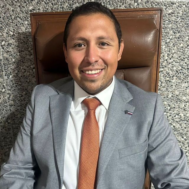 Cesar Arroyo G, Médico general Naucalpan