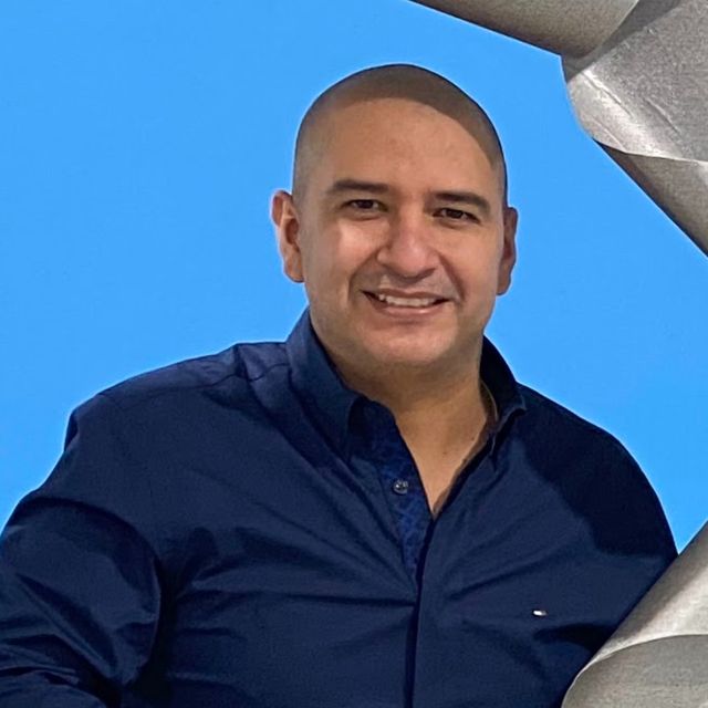 Alejandro Loya Amaya, Dentista - Odontólogo Chihuahua