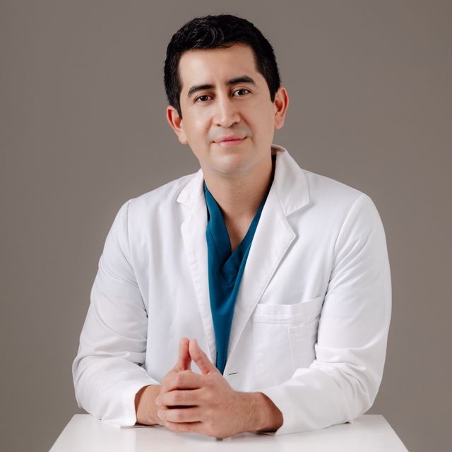 Carlos Arturo Cortázar Sanchez, Cirujano oncólogo Villahermosa