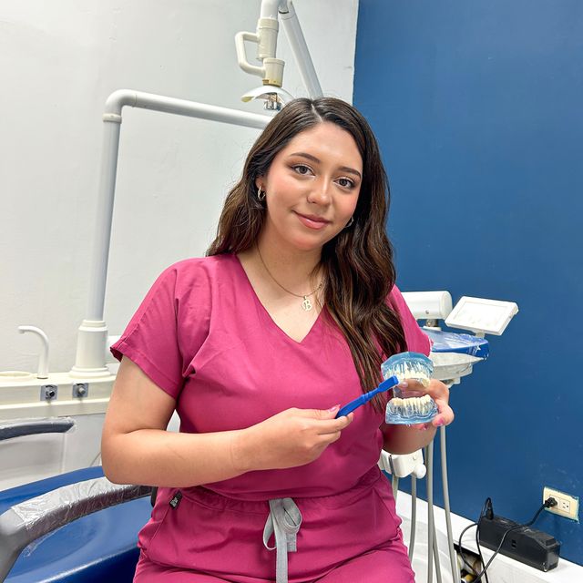 Rebeca Beltrán, Dentista - Odontólogo Monterrey